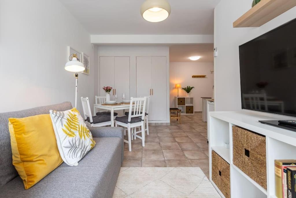 Apartamento Los Abedules เบนัลมาเดนา ภายนอก รูปภาพ